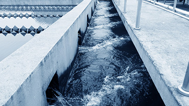 該怎么維護(hù)保養(yǎng)玻璃鋼污水處理設(shè)備？